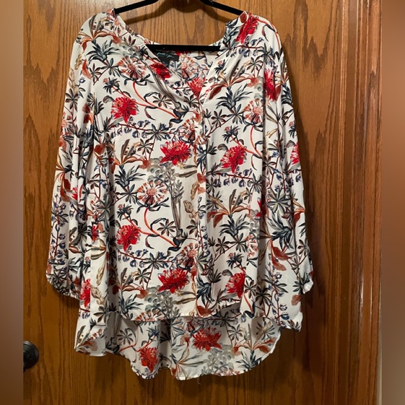 Faith & Zoe Tops Faith Zoe 2x Silky Soft Top Buttons At Neck Euc